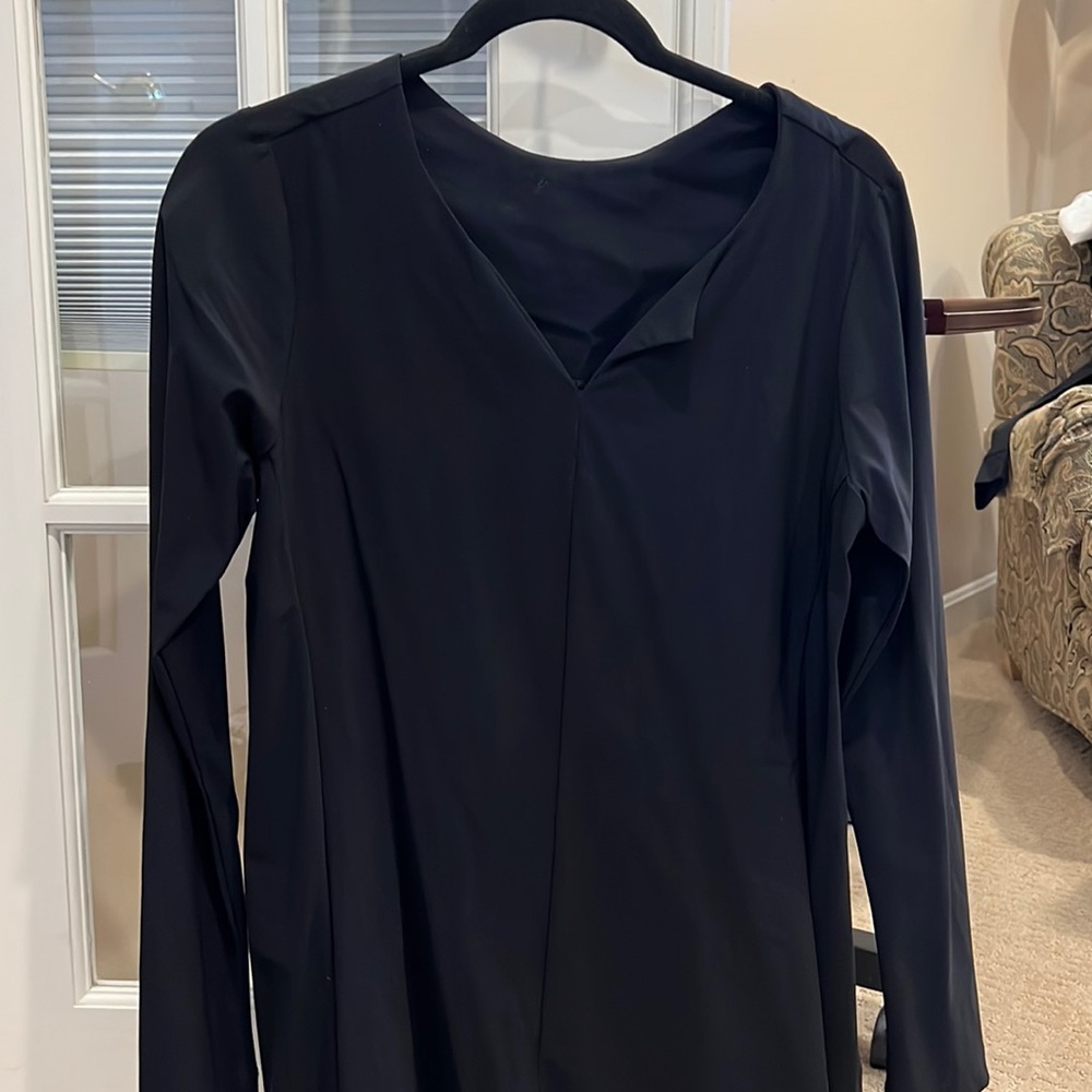 Porto black V neck top